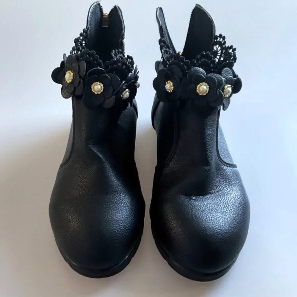 LIKE NEW ANKLE FASHION BOOT GIRLS